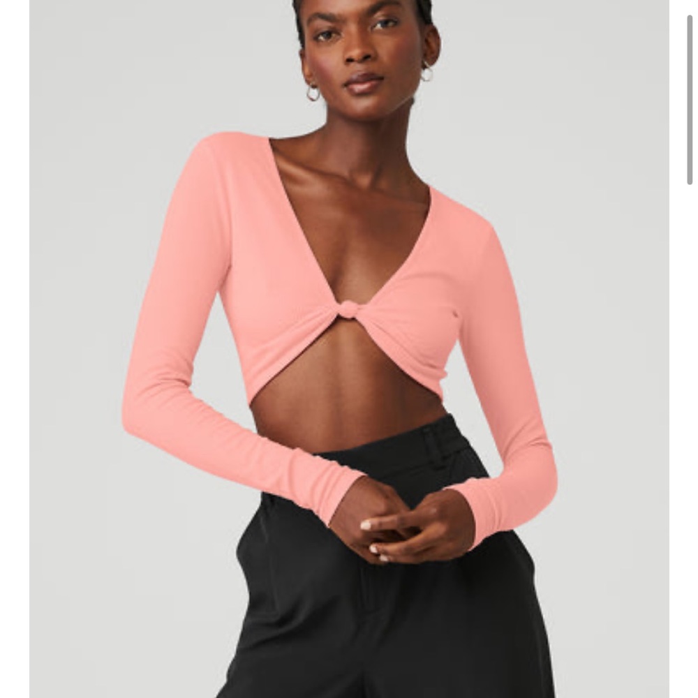 Brand new ribbed long sleeve alo yoga top